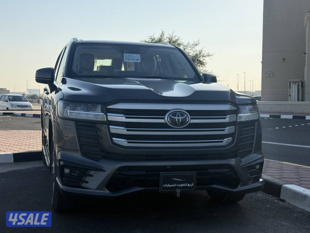 للبيع لاند كروزر2022 GXR أيرو إس صبغ الوكاله2
