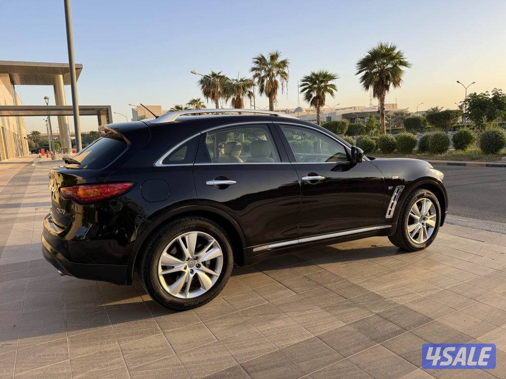 للبيع : آنفنتي QX 70 : موديل 2015 : عداد 99 الف كم5