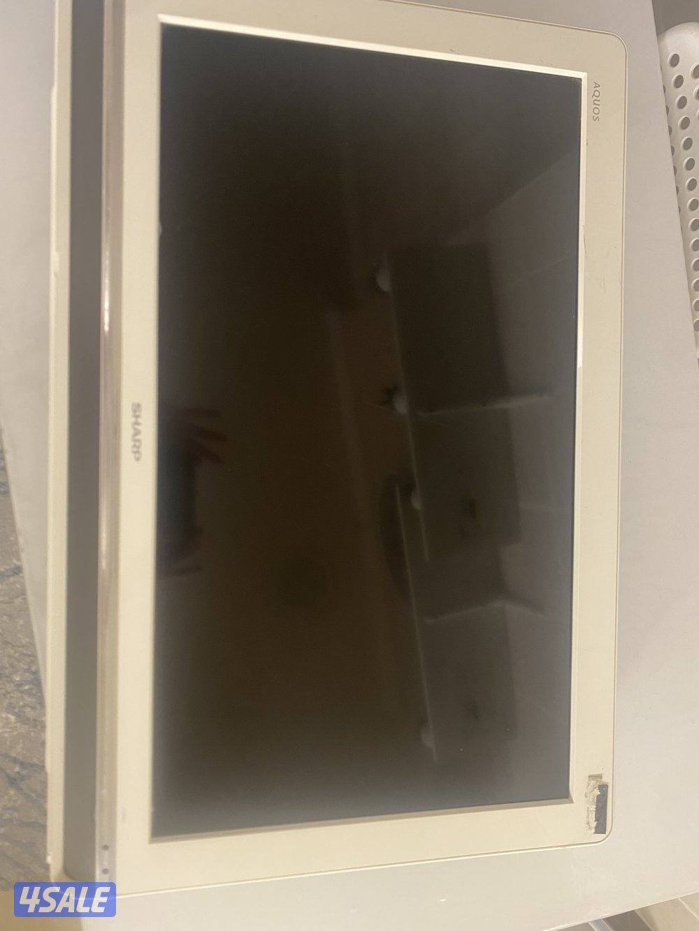 للبيع تلفزيون باناسونيك ٥٠ بوصة وتبفزيون شارب 32 بوصة1