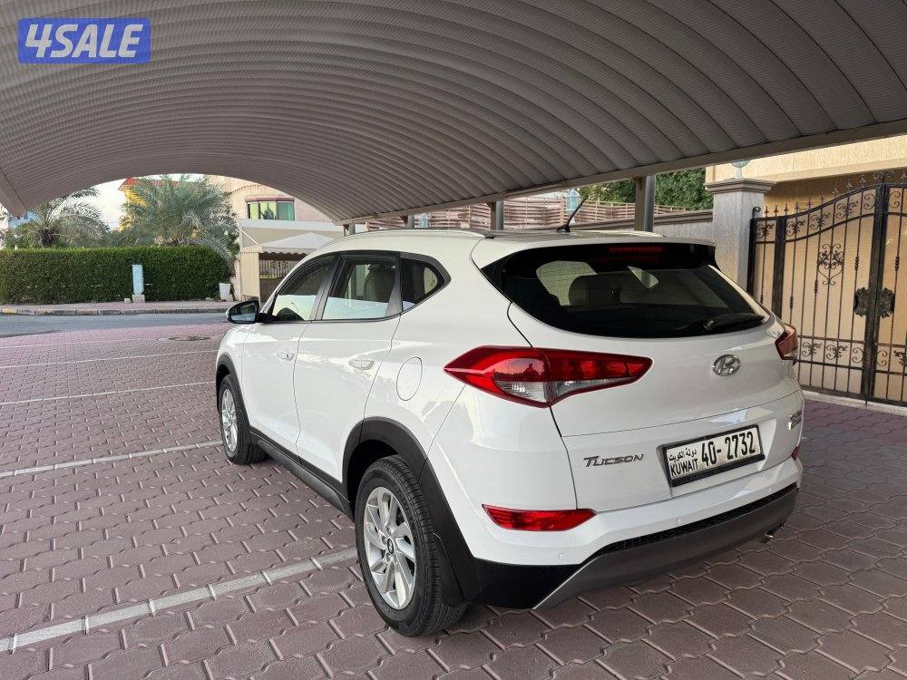 هيونداي توسان 2016 صبغ وكالة بحالة ممتازة3