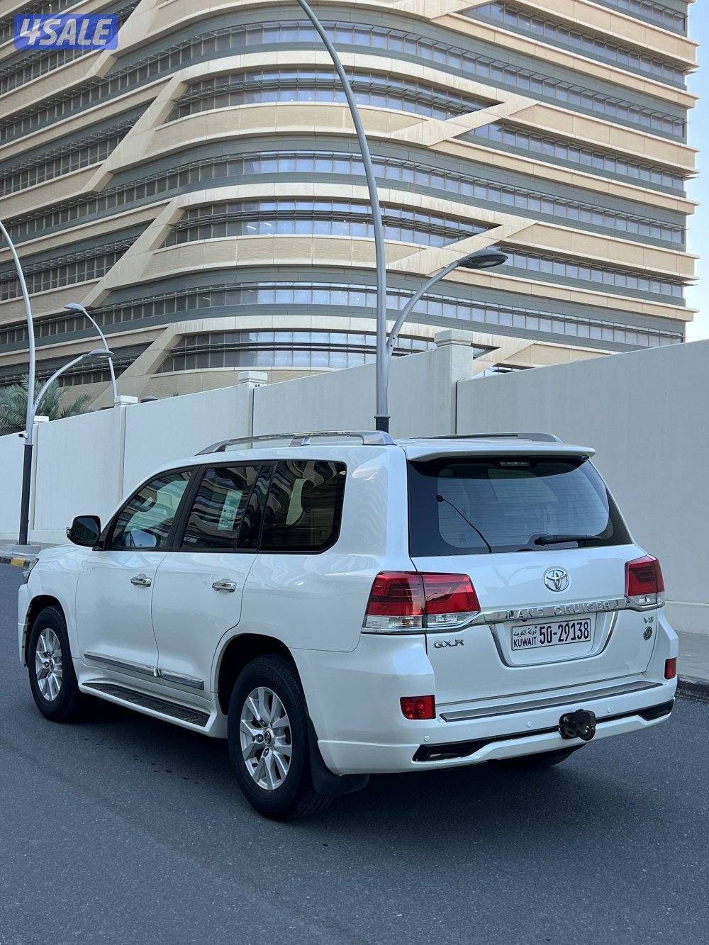 لاند كروزر 2018 V85