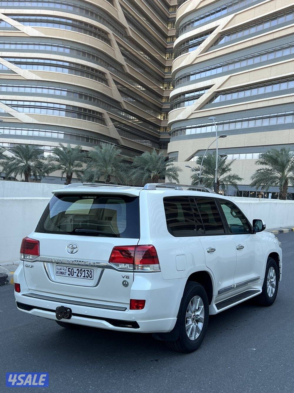 لاند كروزر 2018 V86