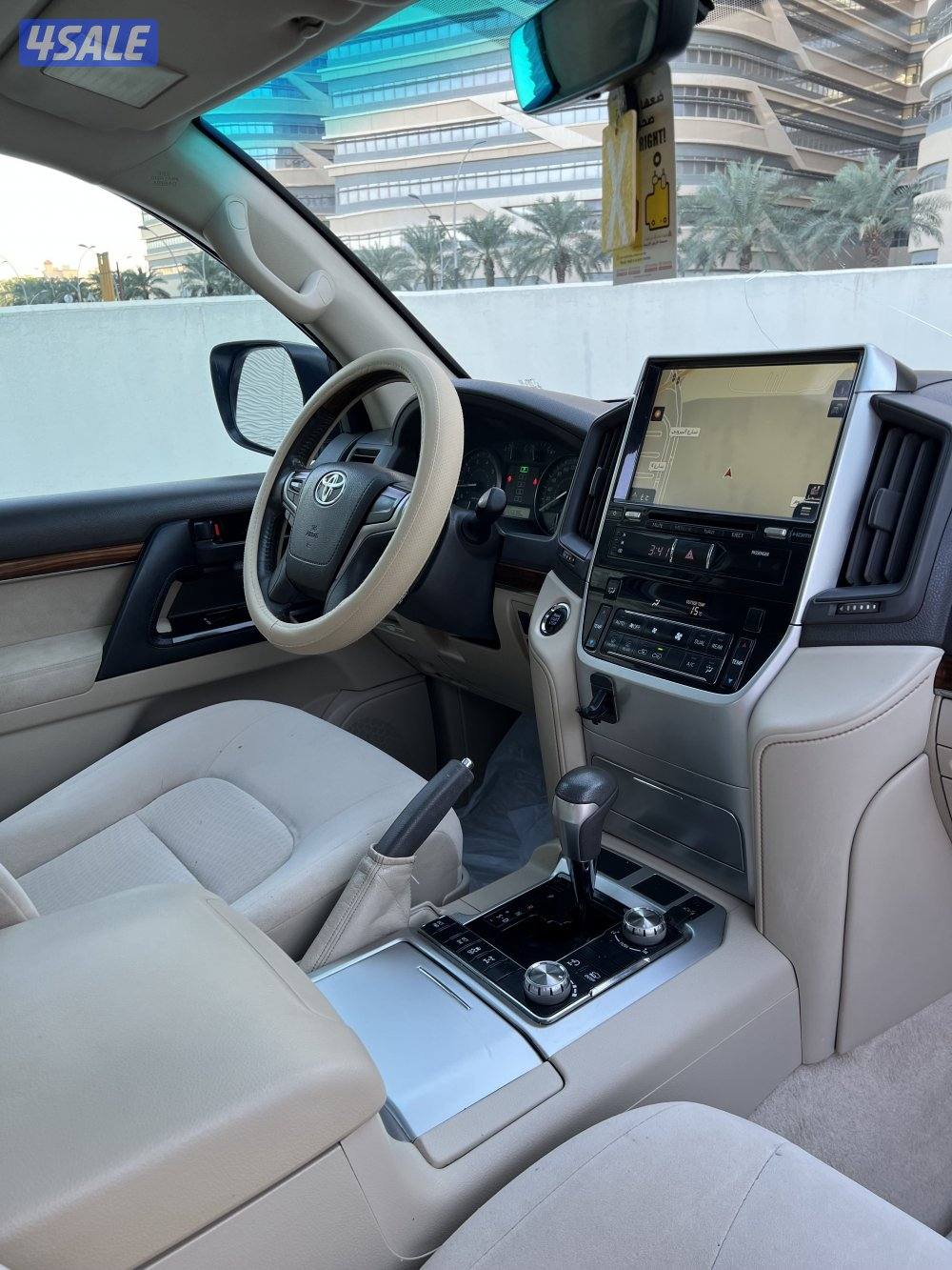 لاند كروزر 2018 V810