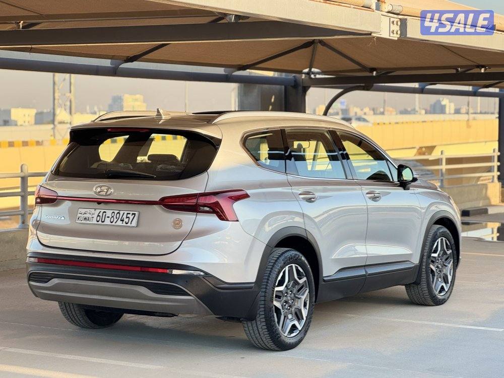 للبيع سنتافي - م 2023 - عداد 62 - كامل مواصفات - بحالة وكالة1