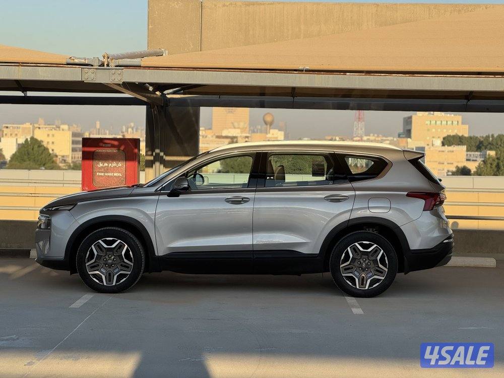 للبيع سنتافي - م 2023 - عداد 62 - كامل مواصفات - بحالة وكالة4