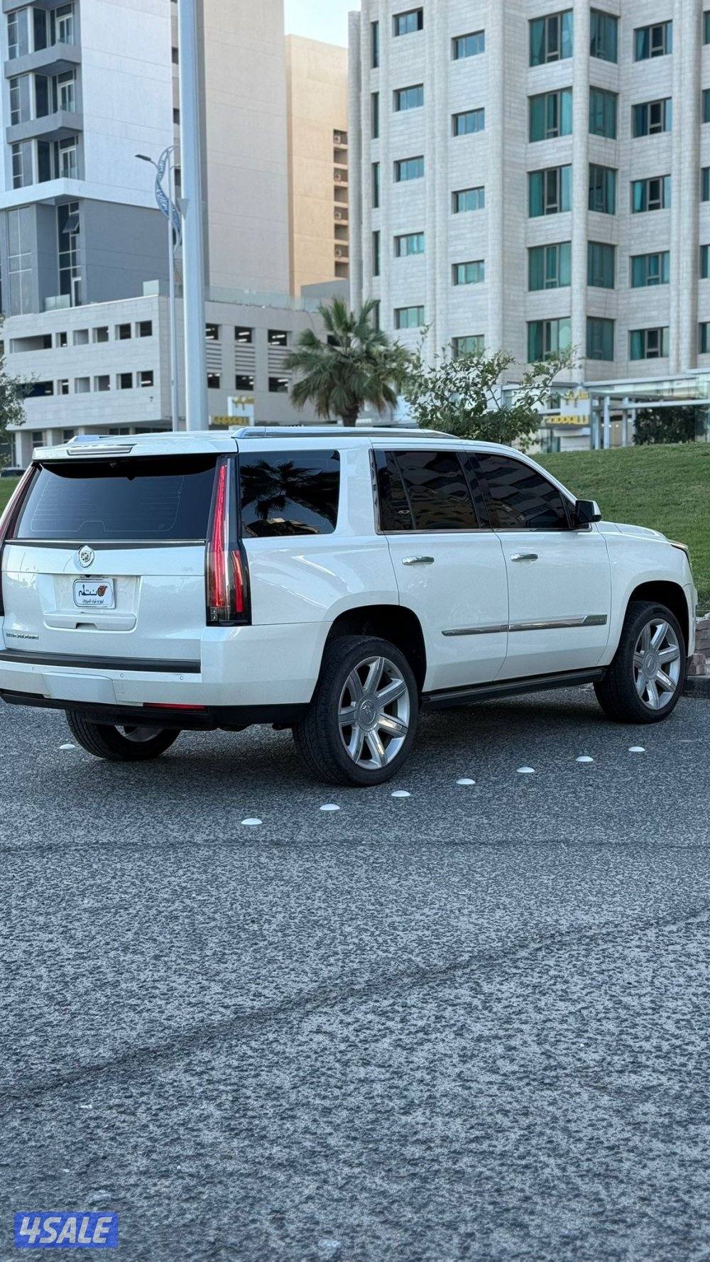 اسكاليد بريميوم موديل 2015 / بحاله ممتازه5