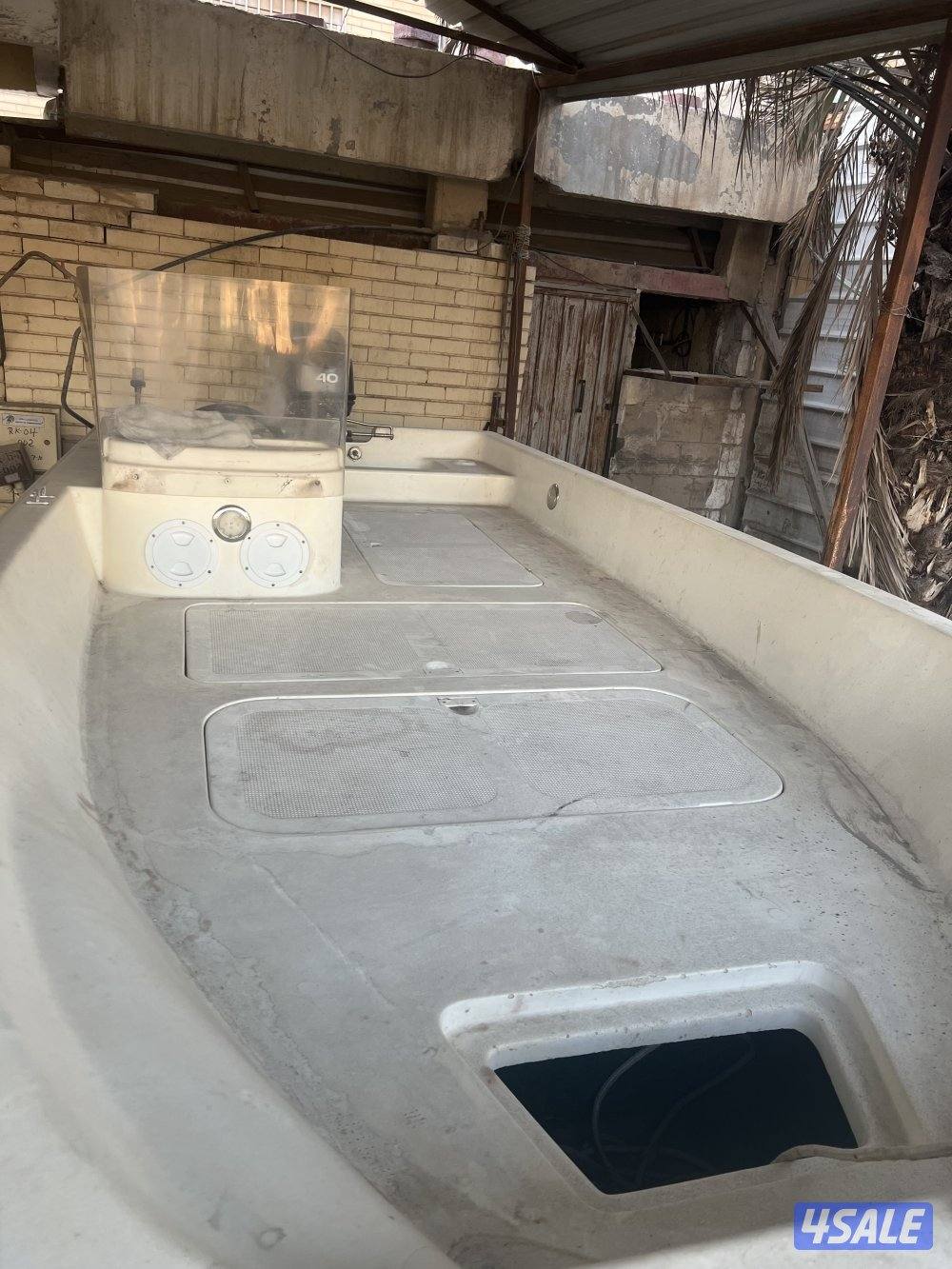 قارب للبيع3