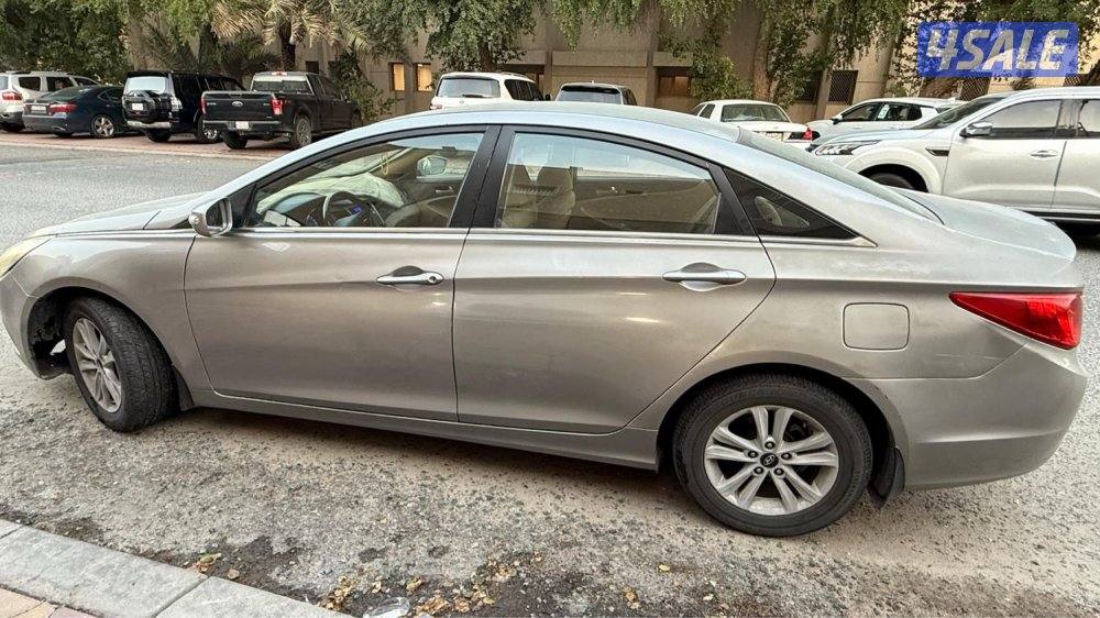 للبيع هيونداي سوناتا 20112