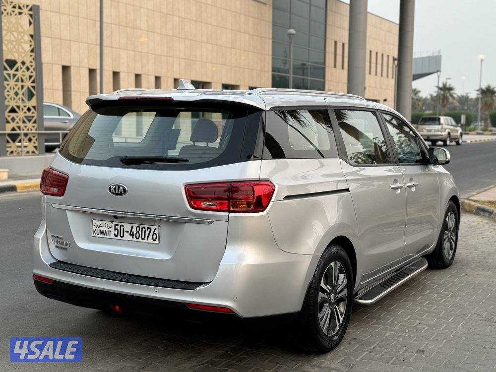 كيا كرنفال موديل 2019 وارد الوكاله بحاله ممتازه جدا3