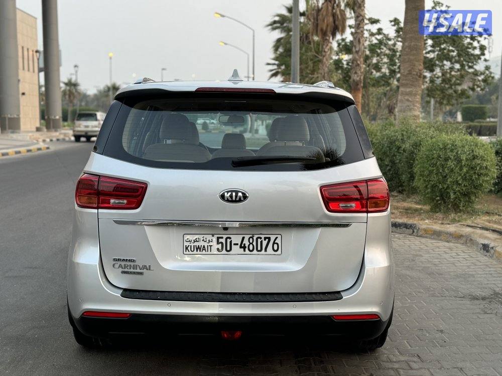 كيا كرنفال موديل 2019 وارد الوكاله بحاله ممتازه جدا6