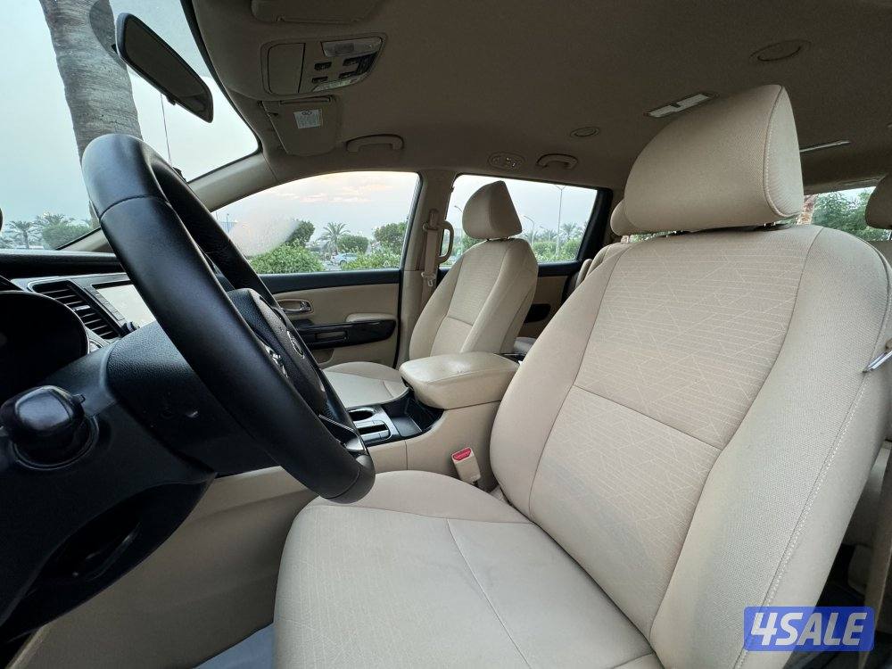 كيا كرنفال موديل 2019 وارد الوكاله بحاله ممتازه جدا12