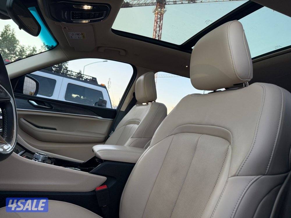 GRAND CHEROKE LIMITED 4*4 _2021صبغ الوكالة8