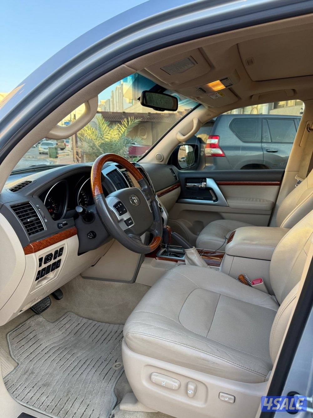 للبيع لاندكروزر 20135