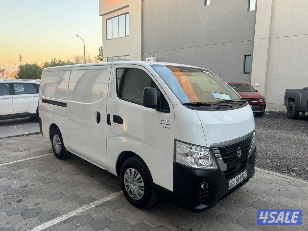 للبيع باص مقفل موديل 2024 بحالة الوكاله0