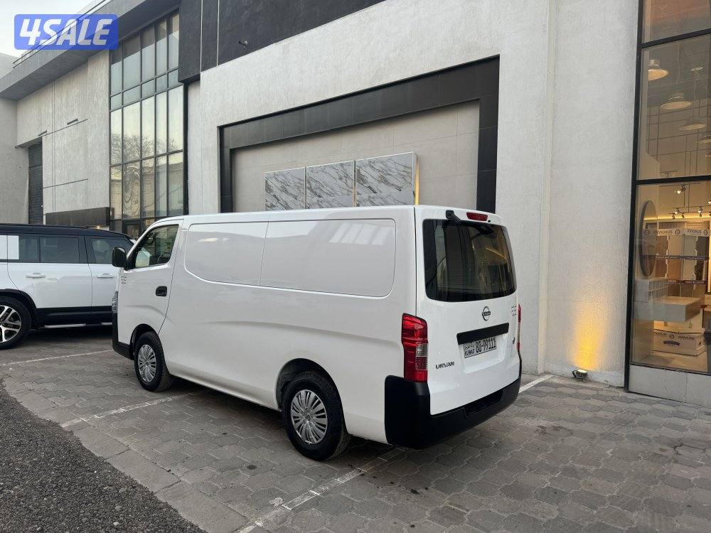 للبيع باص مقفل موديل 2024 بحالة الوكاله2