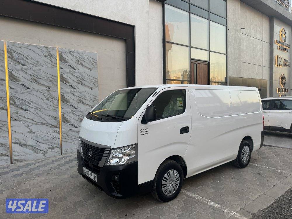 للبيع باص مقفل موديل 20240