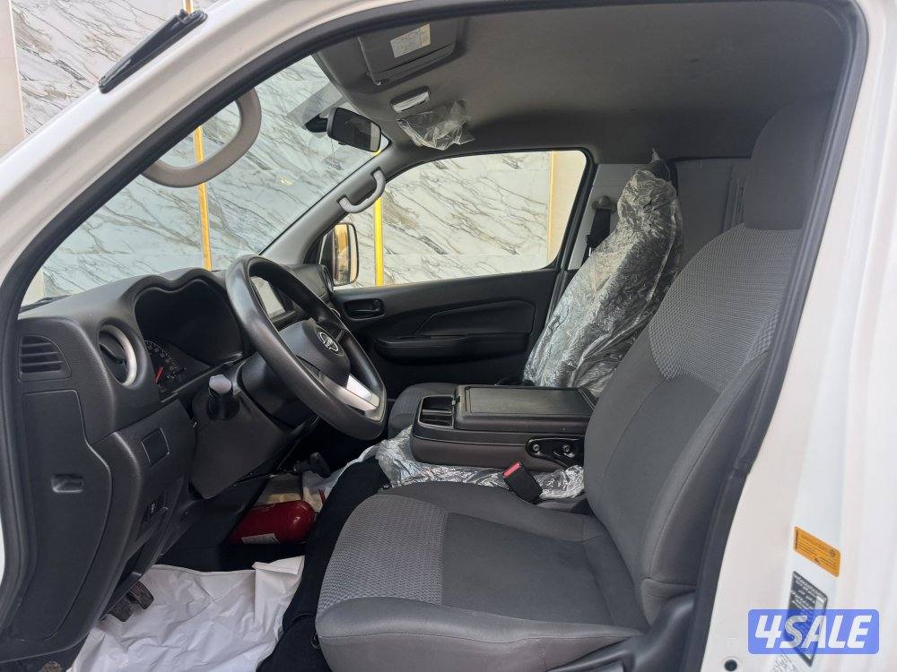 للبيع باص نيسان مقفل موديل 2024 بحالة الوكاله6