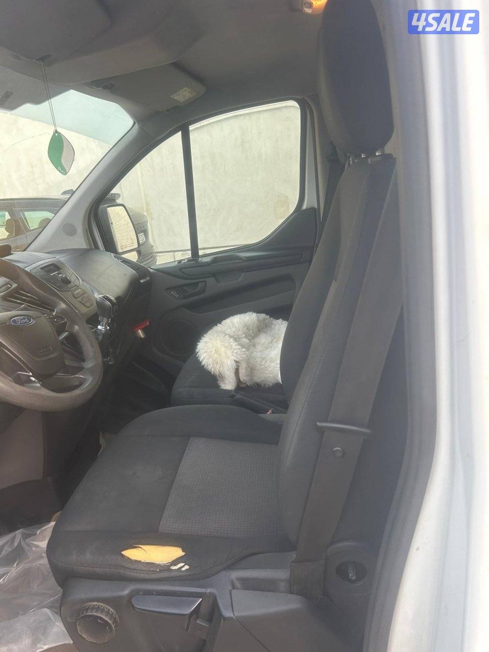 للبيع باص فورد  موديل 2019 مقفل قير عادي ديزل3