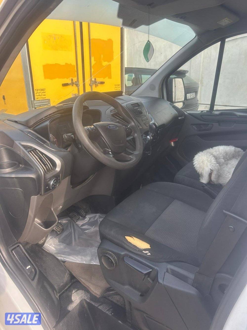 للبيع باص فورد  موديل 2019 مقفل قير عادي ديزل5