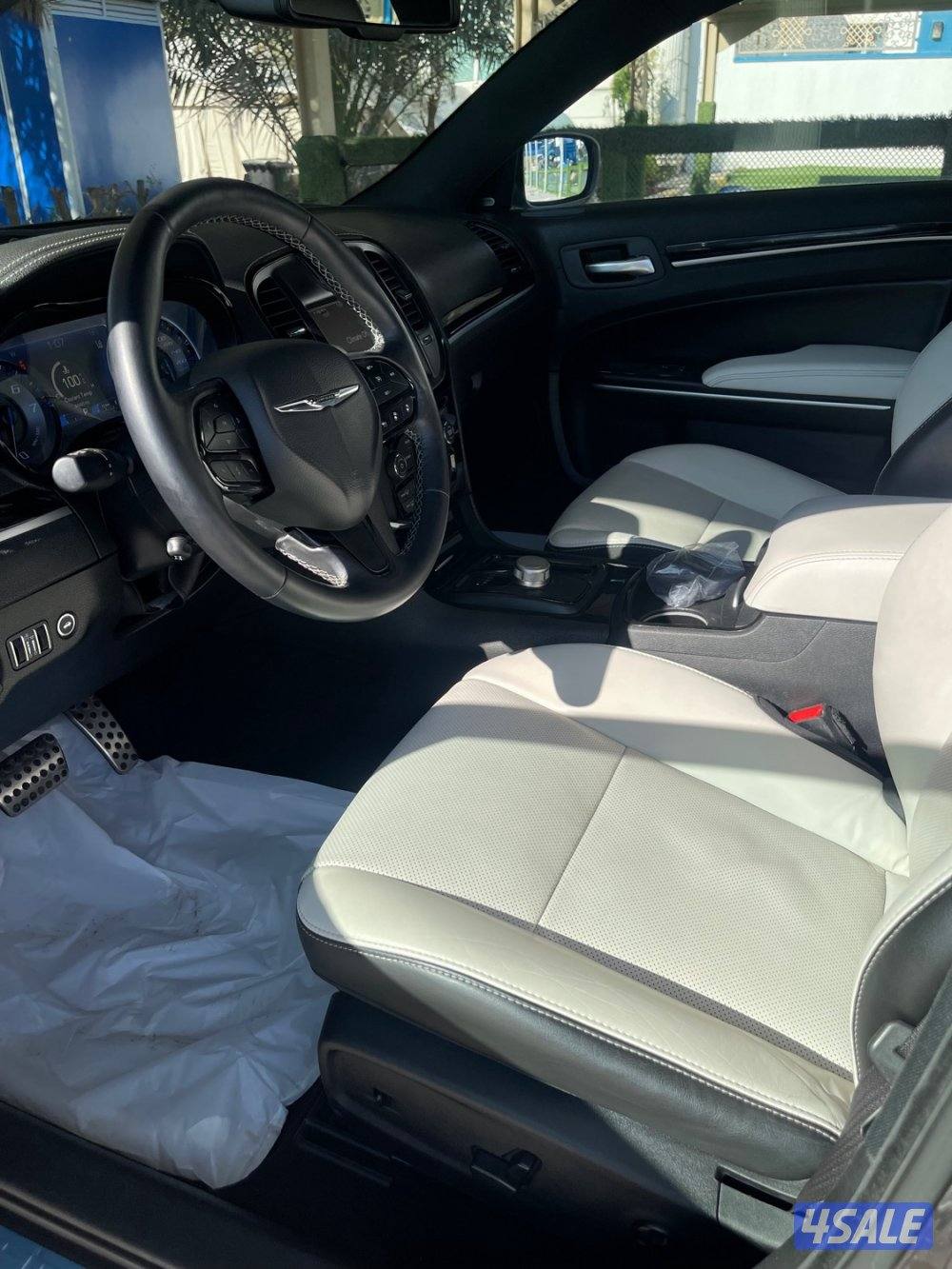 للبيع كرايزلر ٢٠٢١4