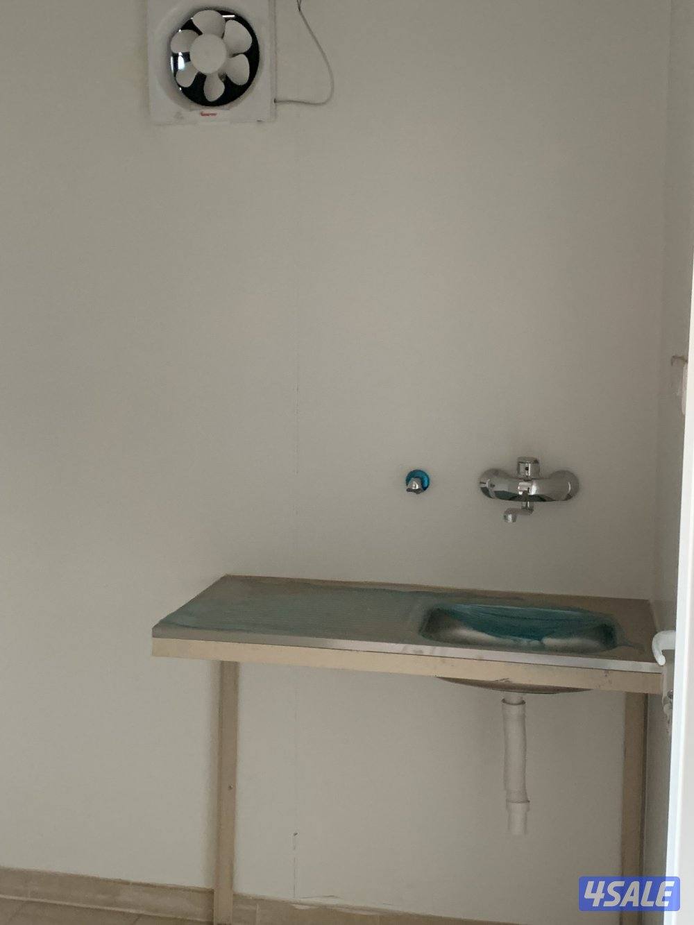 ‏للبيع شاليه مقاس ستة في أربعة غرفة مطبخ تحضيري دورة مياه1