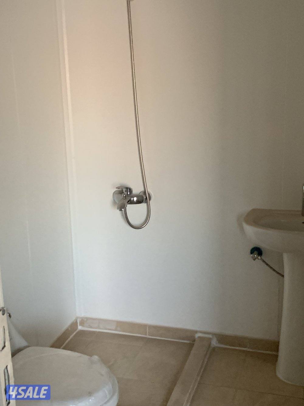 ‏للبيع شاليه مقاس ستة في أربعة غرفة مطبخ تحضيري دورة مياه4