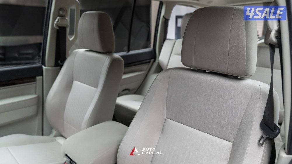 Mitsubishi Pajero GLS 3.5 L 4X4 Sunroof8