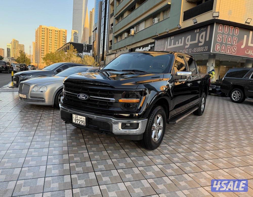 فورد F150 _ FX4 موديل 2024 عداد 14 الف وكالة تحت الكفالة سيرفيس مجاني0