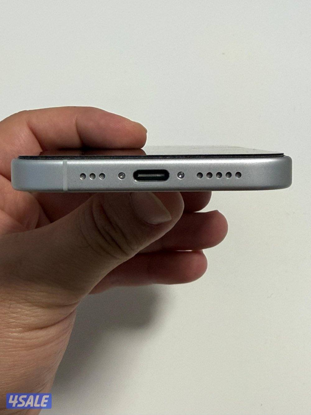 ايفون١٧ العادي ٥١٢قيقا6