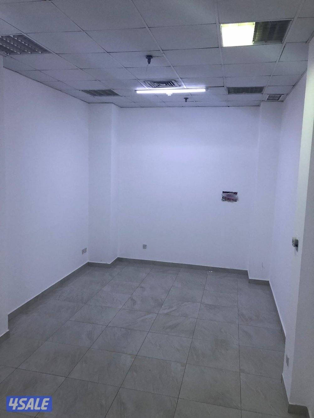 للايجار محلات مساحات مختلفة موقع مميز بالعاصمة تصلح لكافة الانشطة7