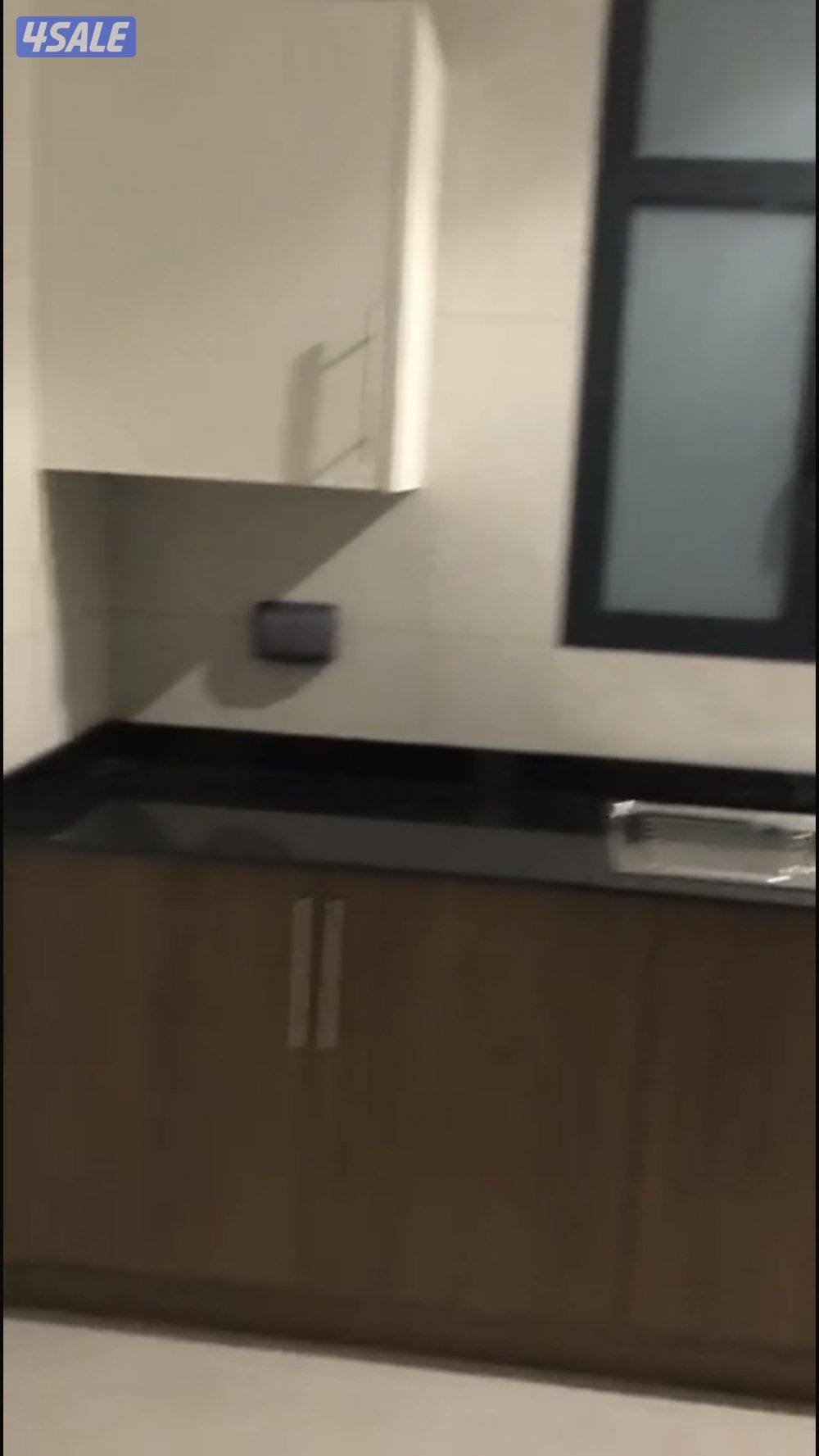 للايجار دور كامل بموقع مميز بالروضة0