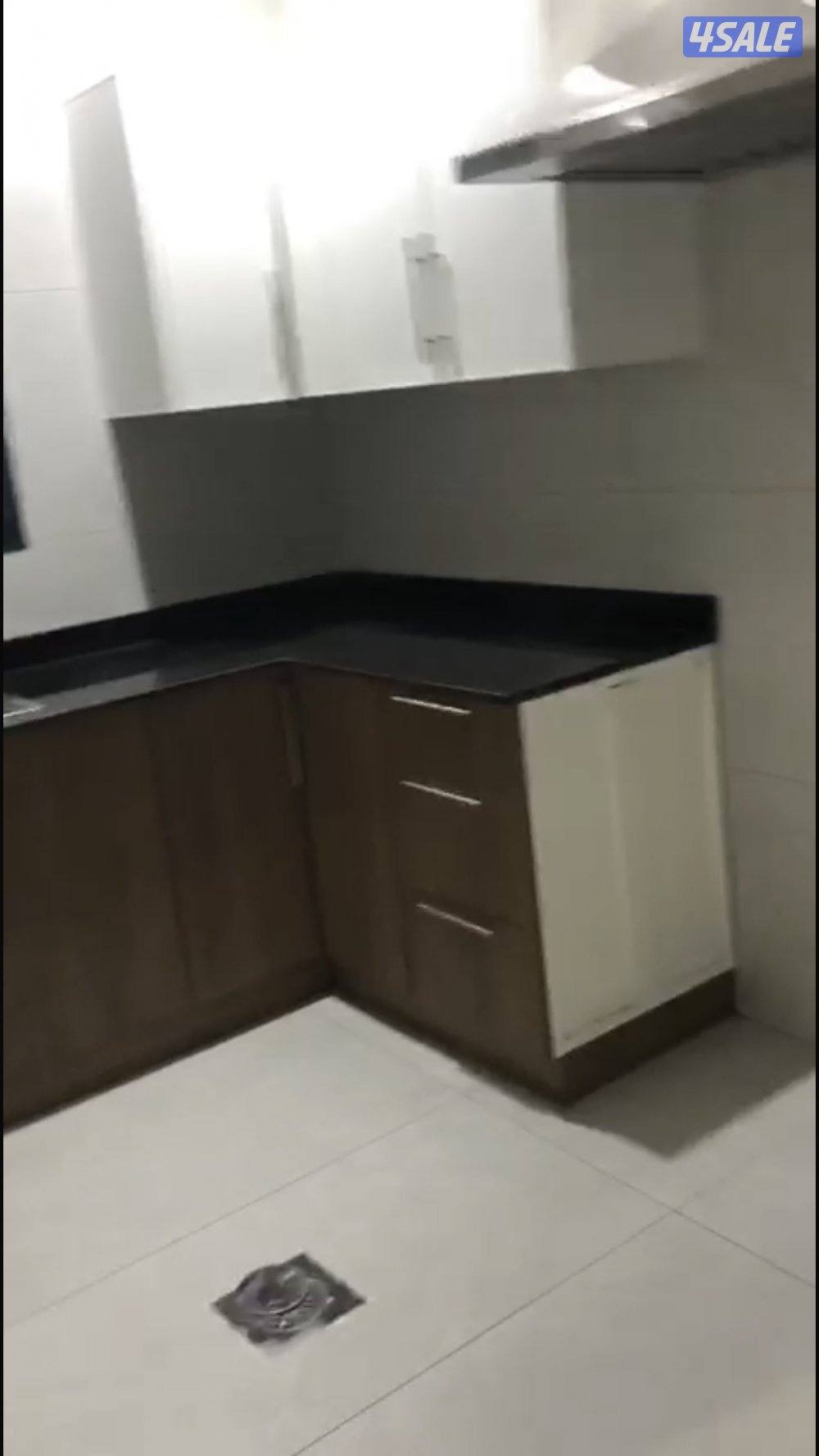 للايجار دور كامل بموقع مميز بالروضة2