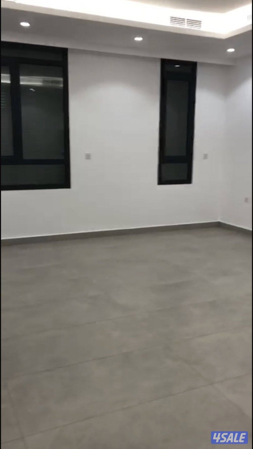 للايجار دور كامل بموقع مميز بالروضة8