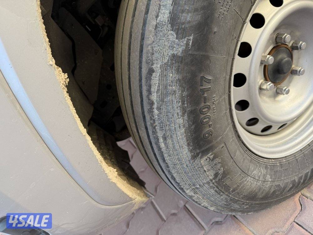 للبيع بوالين ٤ شبه جديده حجم ١٧0