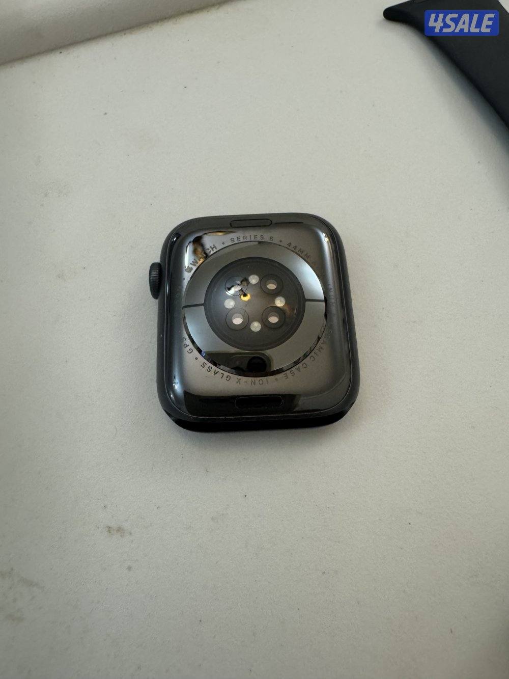 ساعة ابل سلسلة 6 جي بي اس 44 مم4