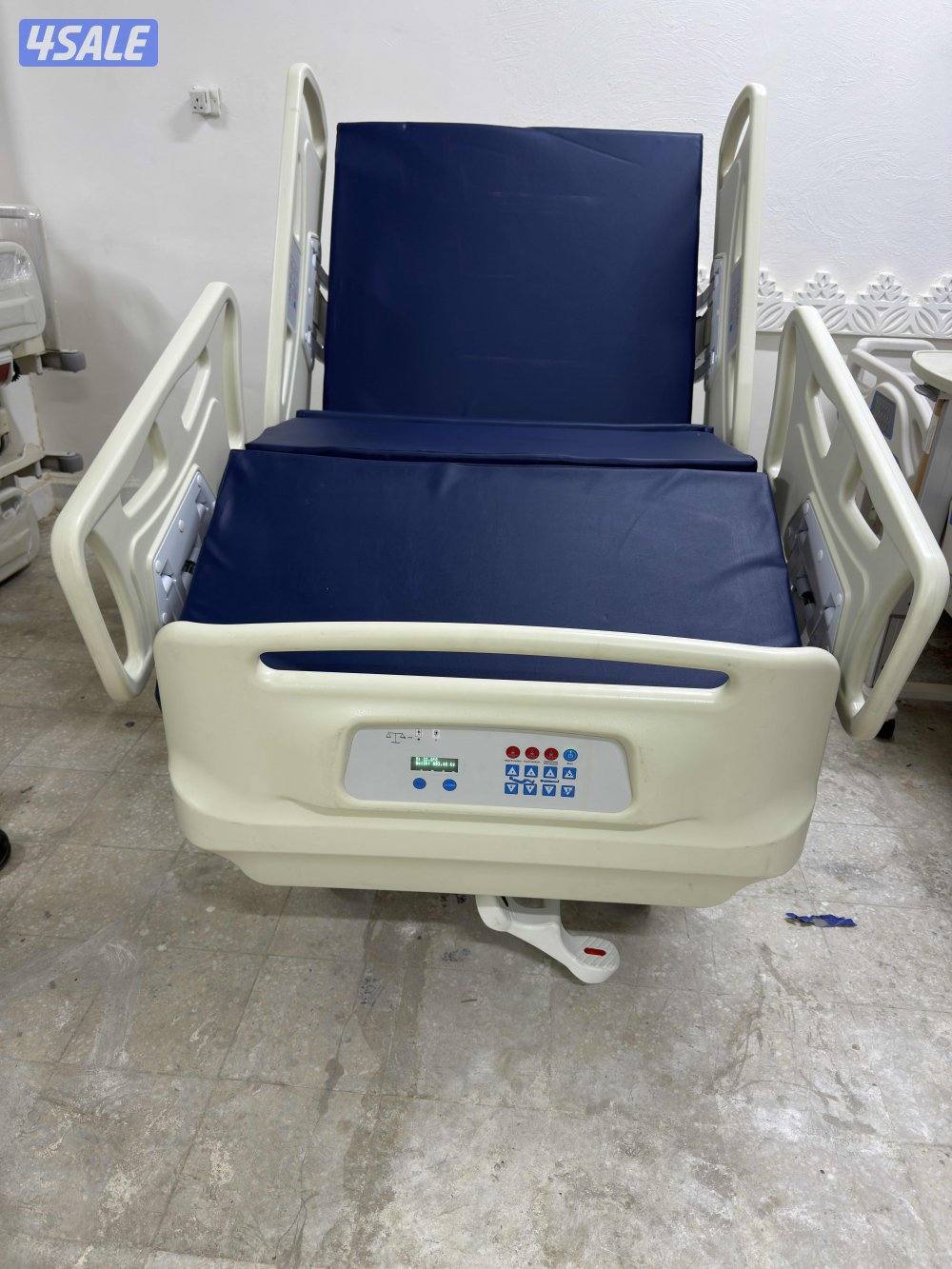 ♦️للبيع سرير طبي وكراسي ولجير♦️📲 رقم واتس اب5
