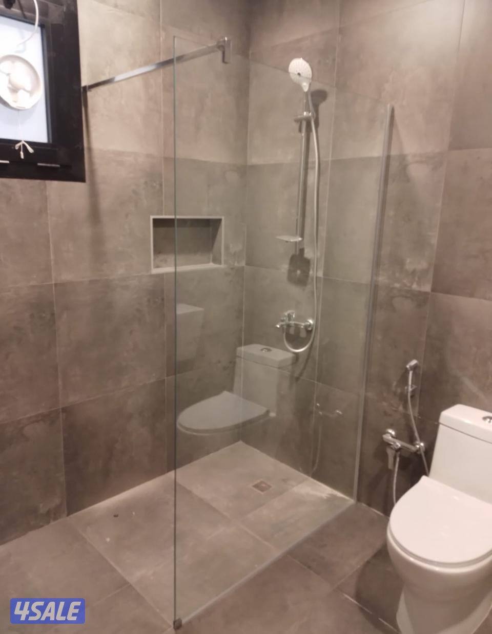 للايجار بيت دورين وربع بالمطلاع ان ٦1