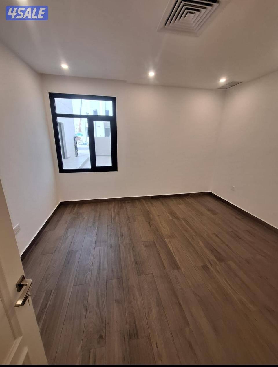 للايجار بيت دورين وربع بالمطلاع ان ٦5