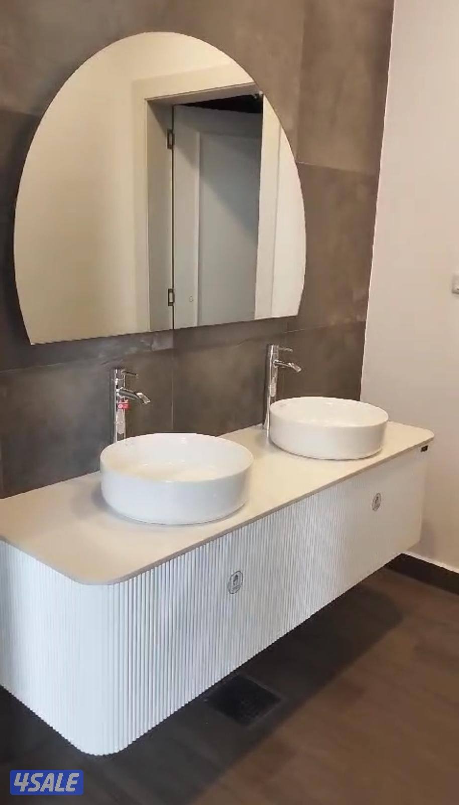 للايجار بيت دورين وربع بالمطلاع ان ٦6