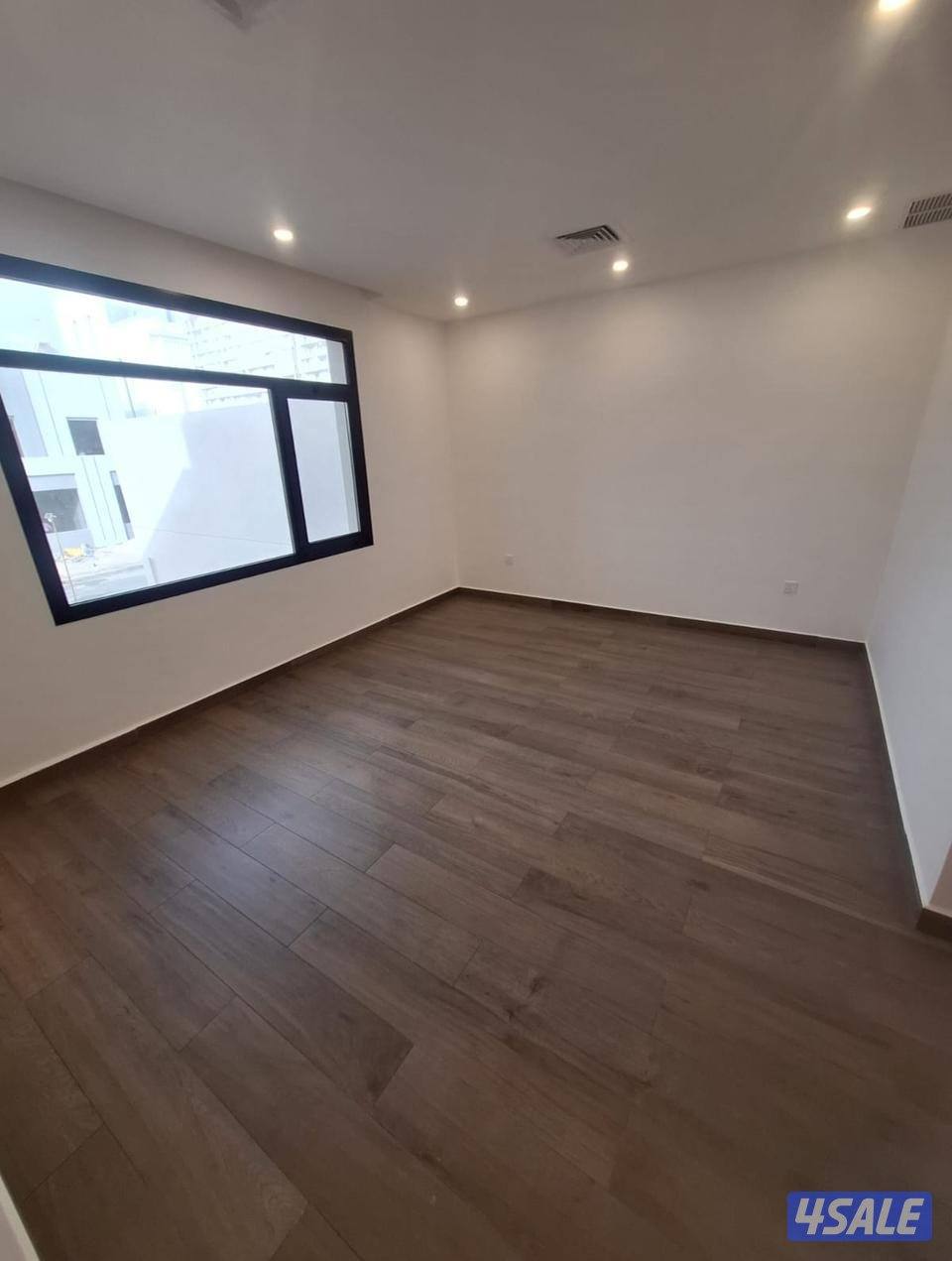 للايجار بيت دورين وربع بالمطلاع ان ٦7