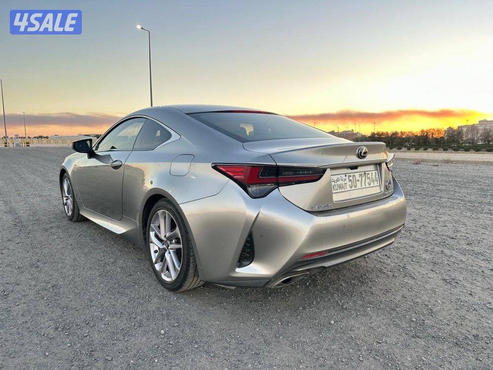 لكزس RC 300 موديل ٢٠١٩ بحالة الوكالة4