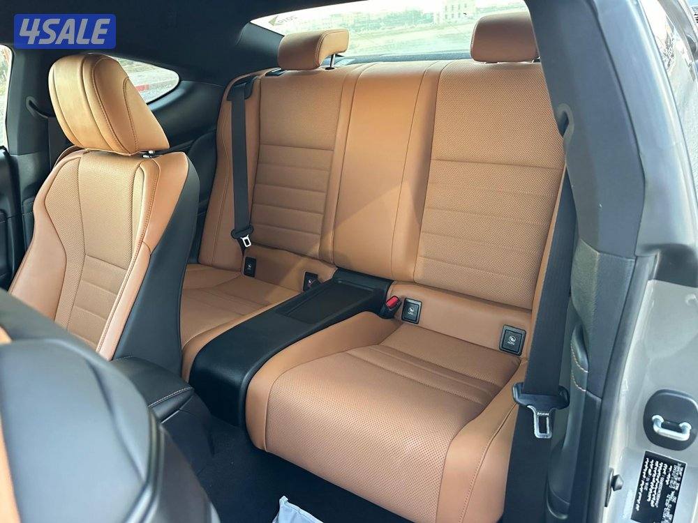 لكزس RC 300 موديل ٢٠١٩ بحالة الوكالة9