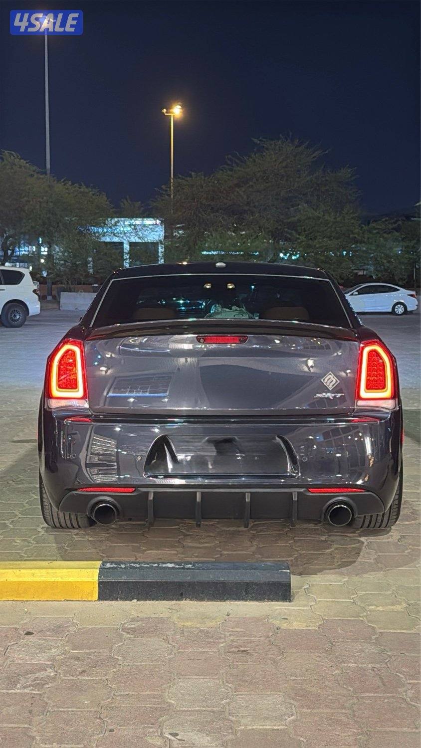 للبيع كرايسلر SRT8 اصلي 2016 وارد الكويت3