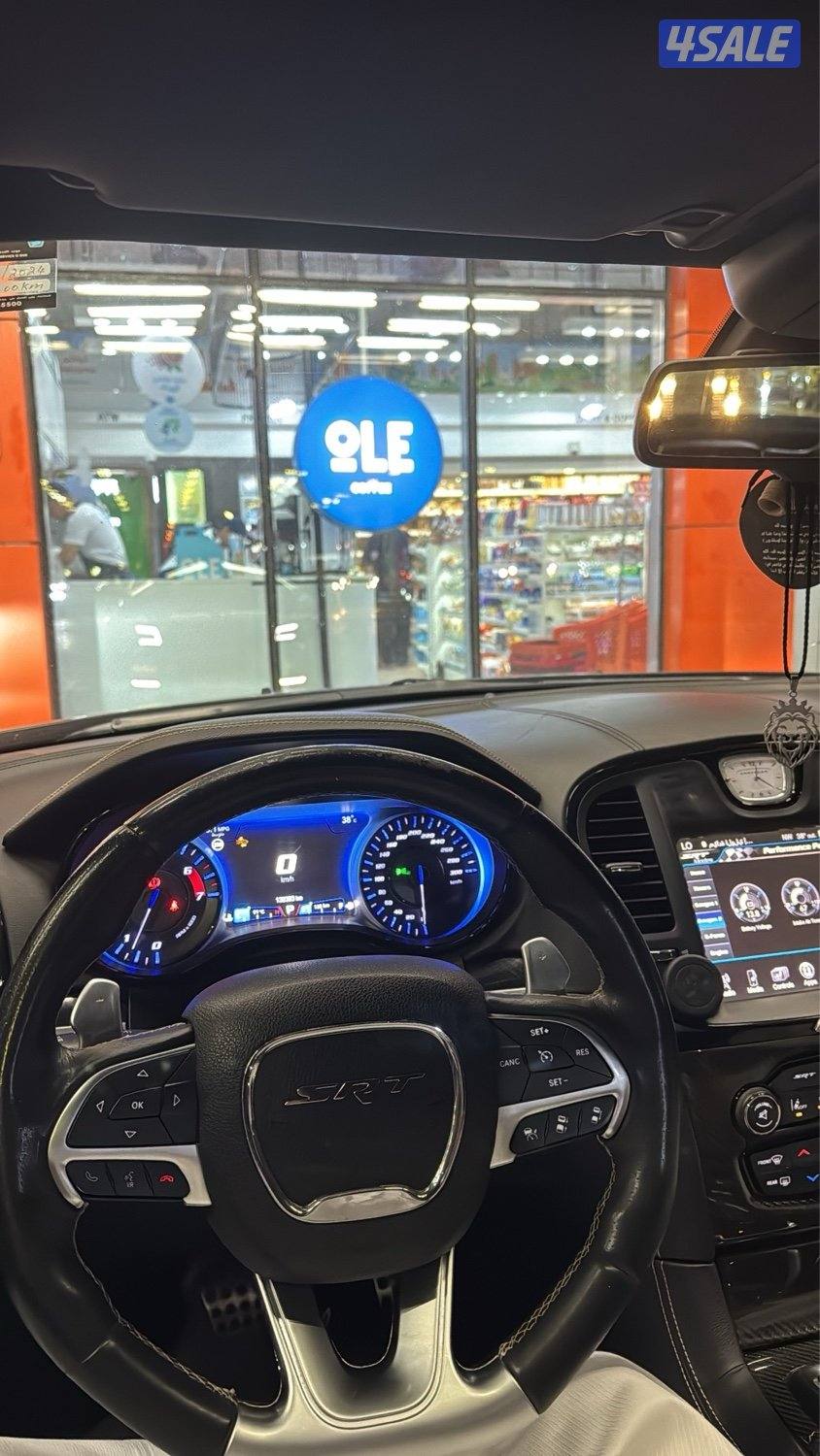 للبيع كرايسلر SRT8 اصلي 2016 وارد الكويت4