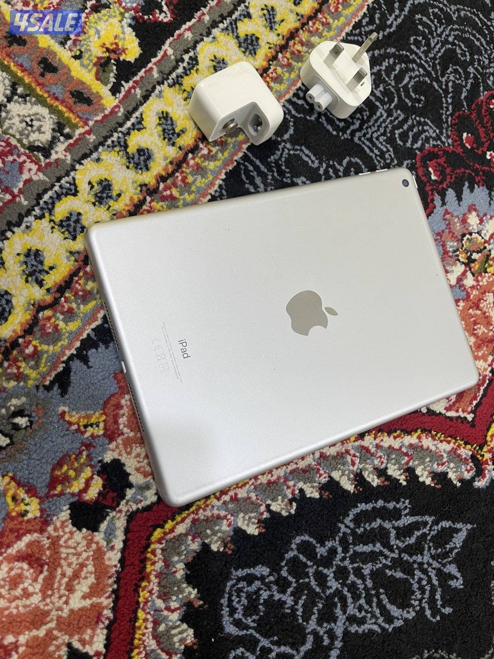 ايباد ابل 6 السادس 32 قيقا شغال تمام مو مصلح مع بوك والشاحن6