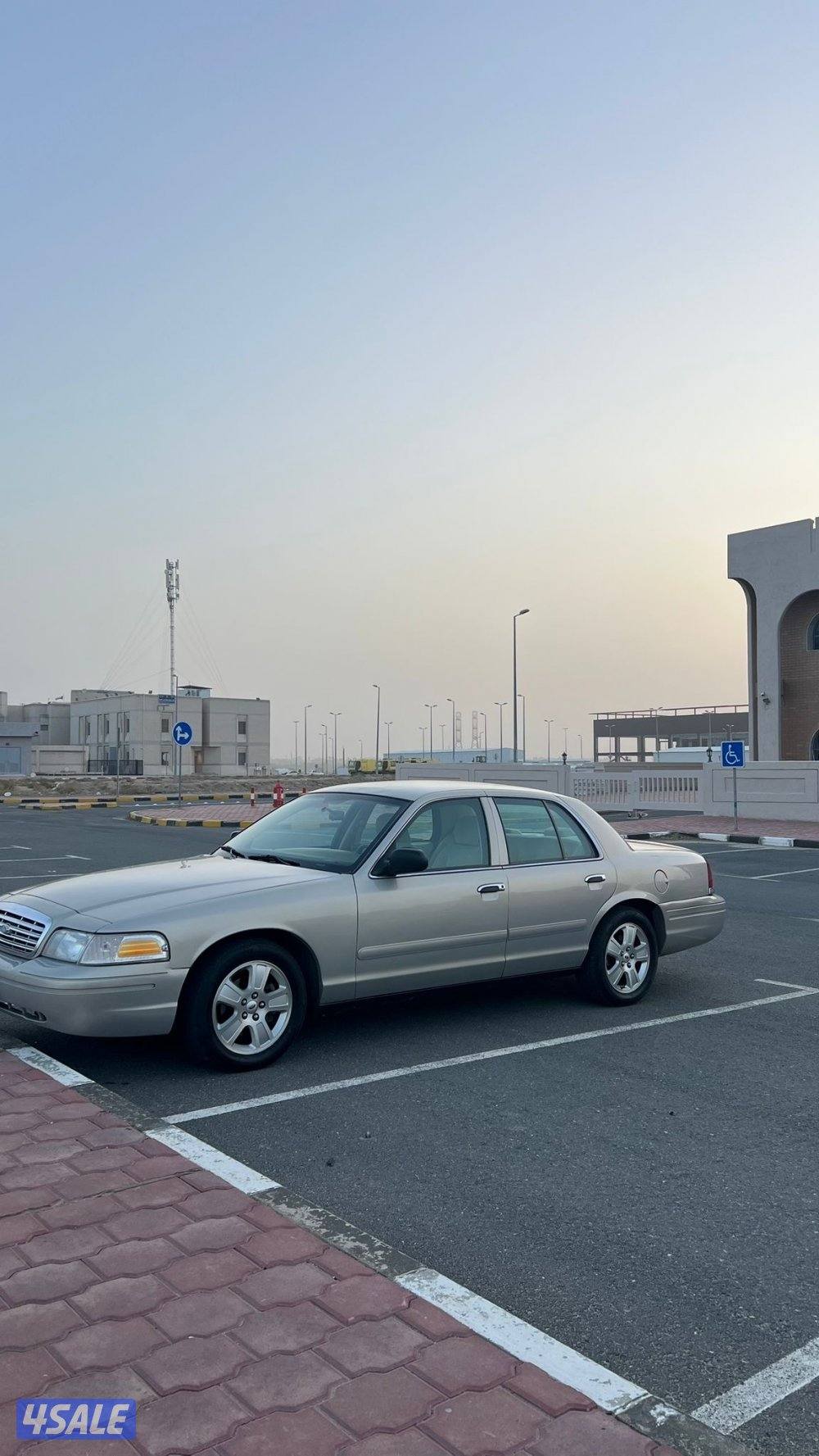 للبيع فورد كراون فكتوريا ٢٠٠٨2