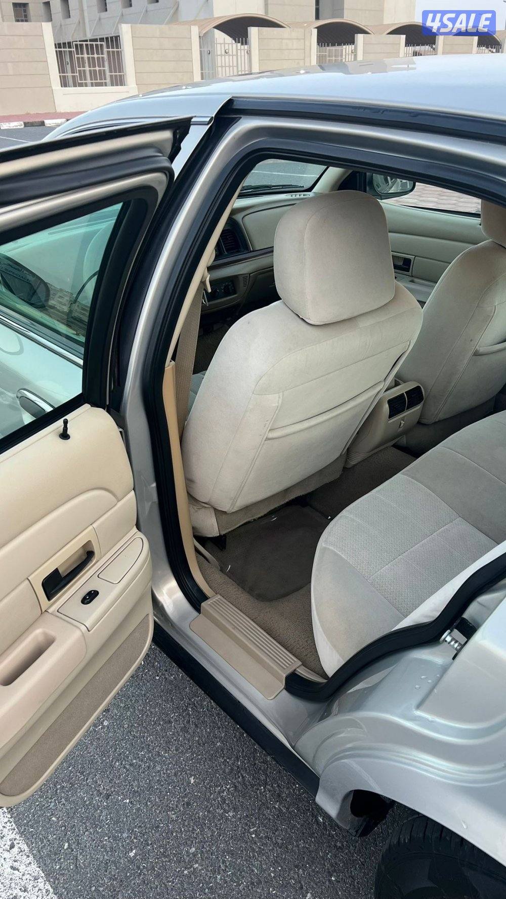 للبيع فورد كراون فكتوريا ٢٠٠٨5