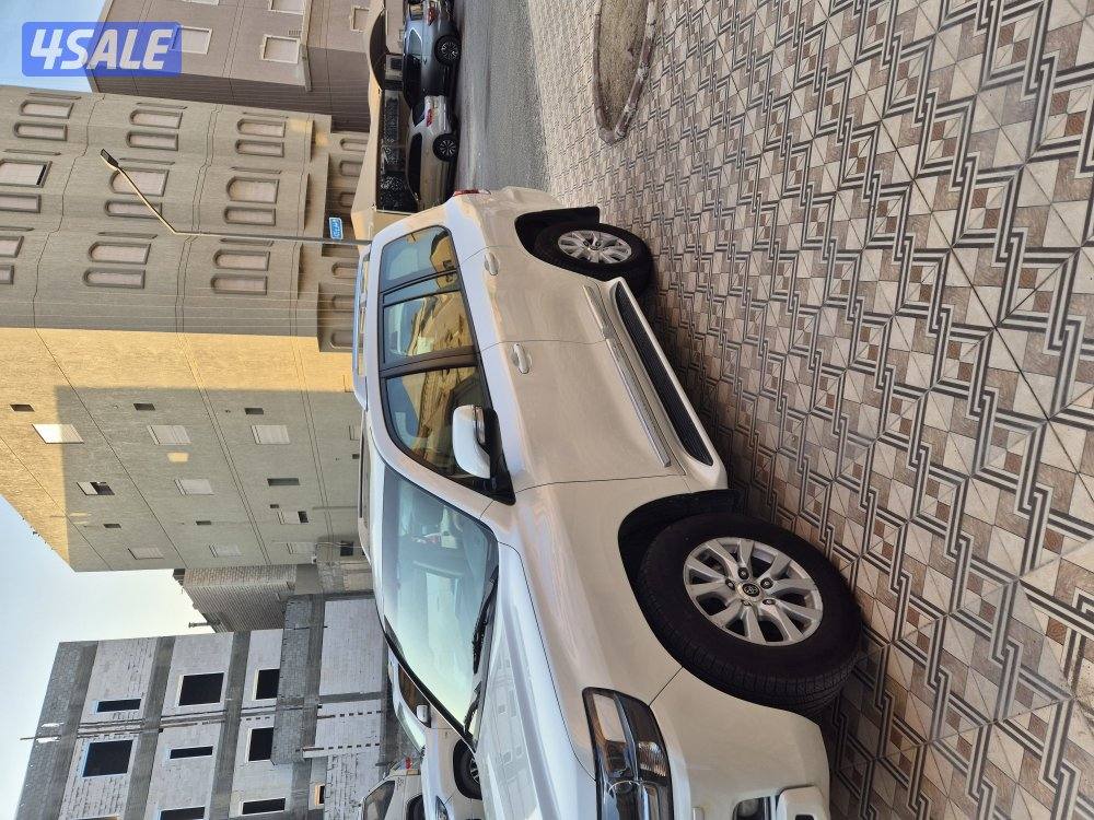 لاندكروز 2018 GXR WHITE EDITION3