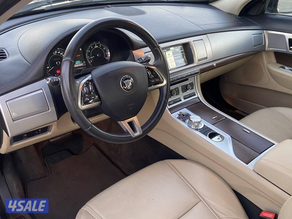 جاكوار اكس أف 20154