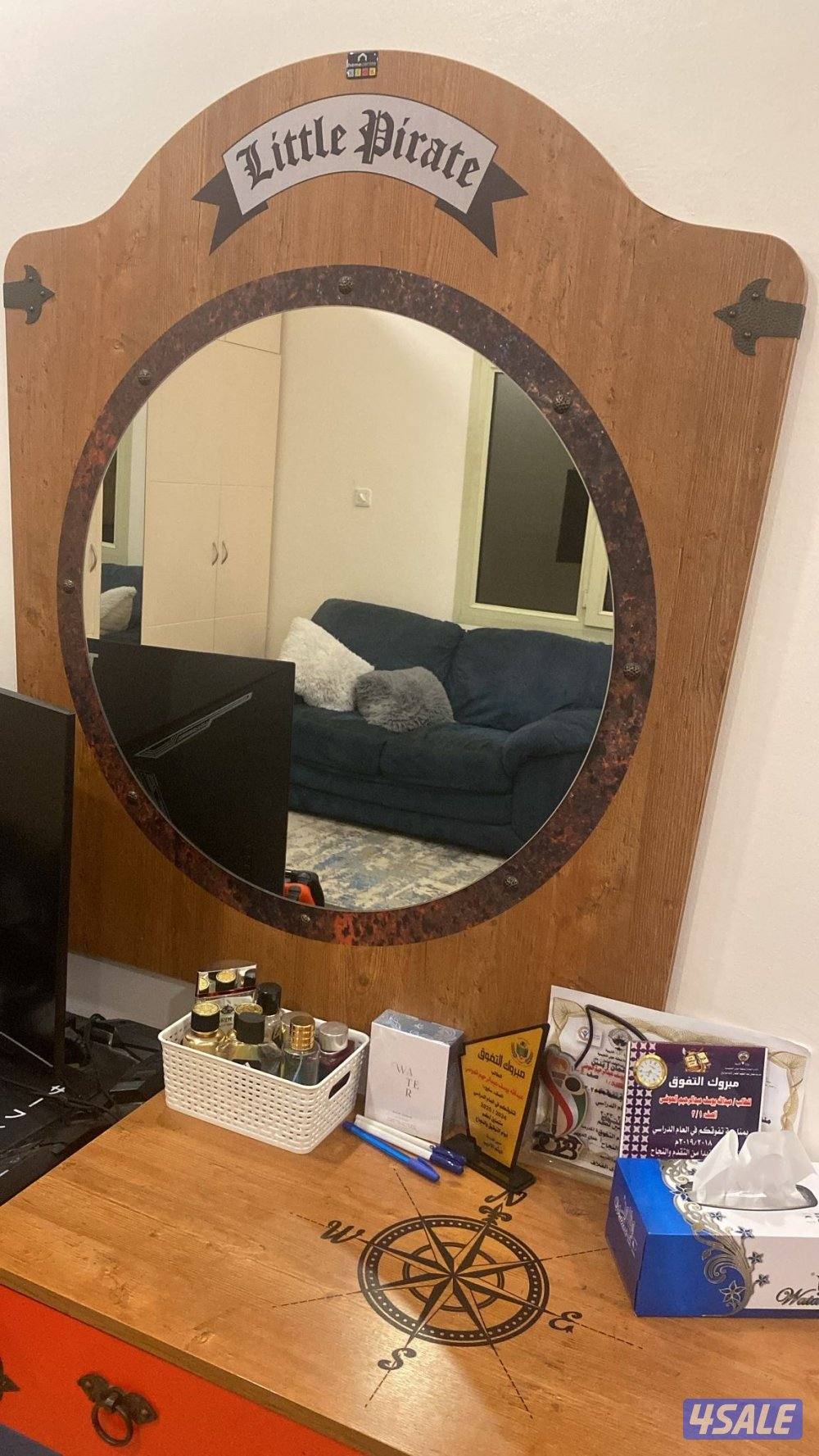 للبيع اثاث كامل كبت6 ابواب غنفة وطاولة دراسة+كوميدينة و سرير و تواليت5